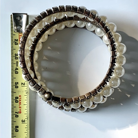 🐝 Bundle🐝 NWOT 2 Faux Pearl & Rhinestone Stretch & Wrap Bracelets - Picture 11 of 13